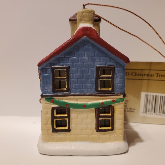 Vintage Mr. Christmas General Store Illuminated Musical Village Ornament - Picture 9 of 11